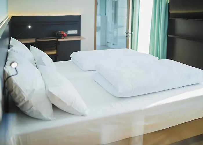 ベッド・アンド・ブレックファスト U7 3*